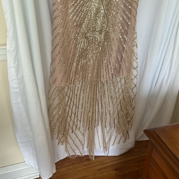 Formal gown-no Brand - Picture 4 of 8